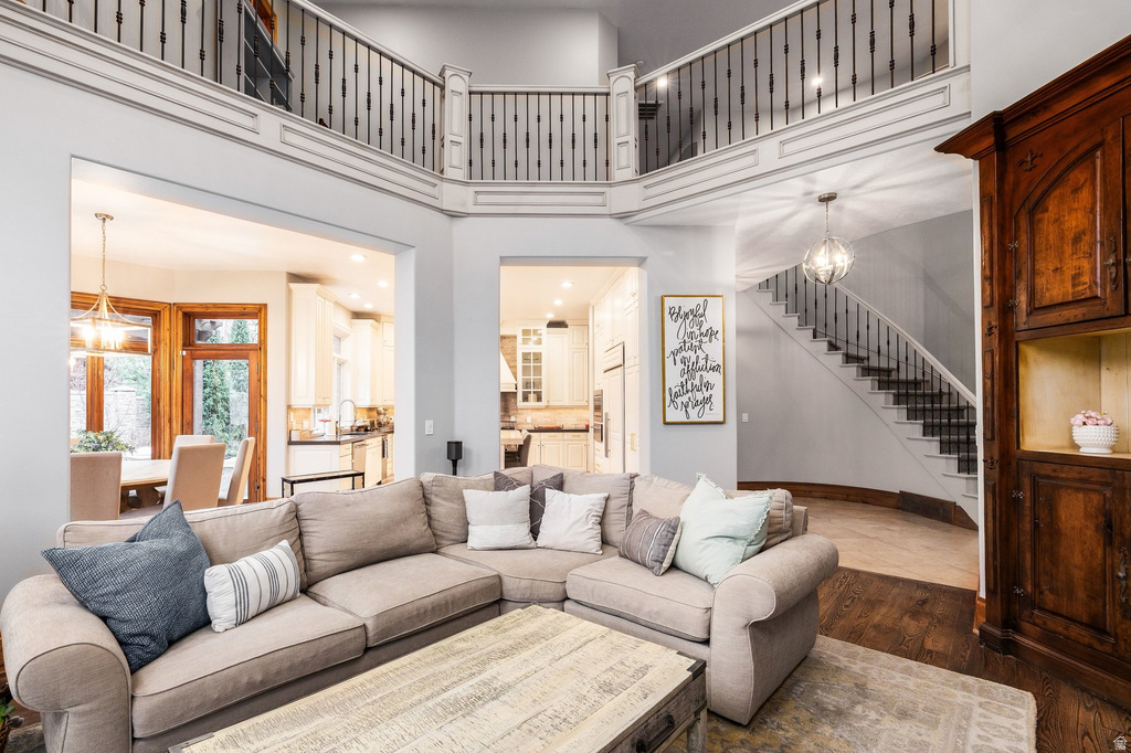 5083 S CLARENDEN PL Holladay, UT 84117