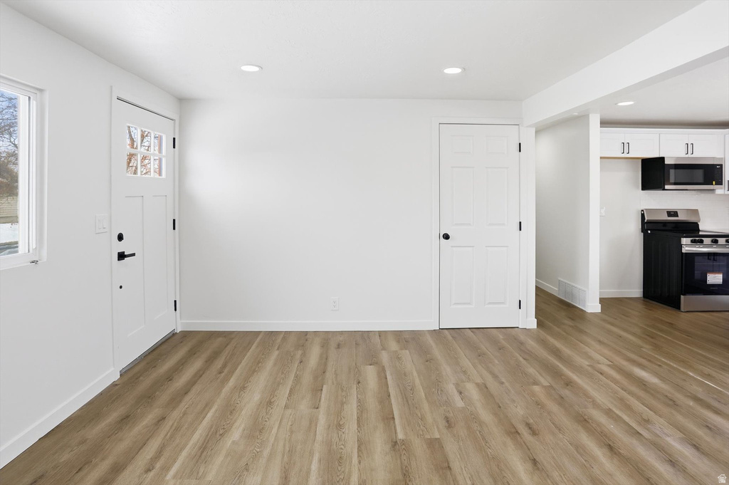 280 N NEW STAR DR Salt Lake City, UT 84116