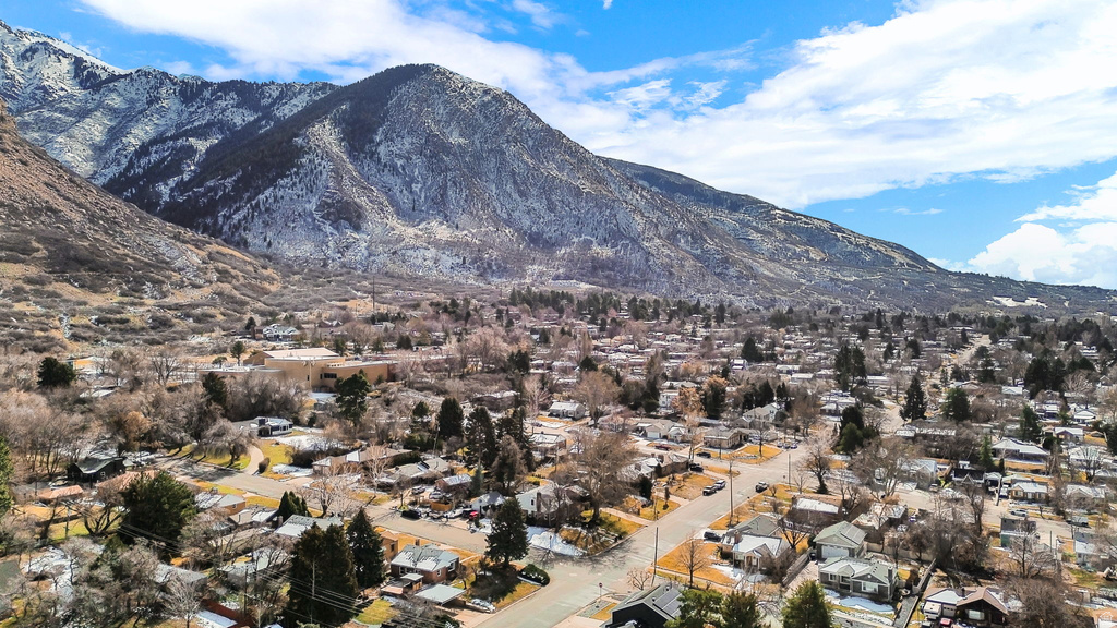 1702 CAPITOL ST Ogden, UT 84401