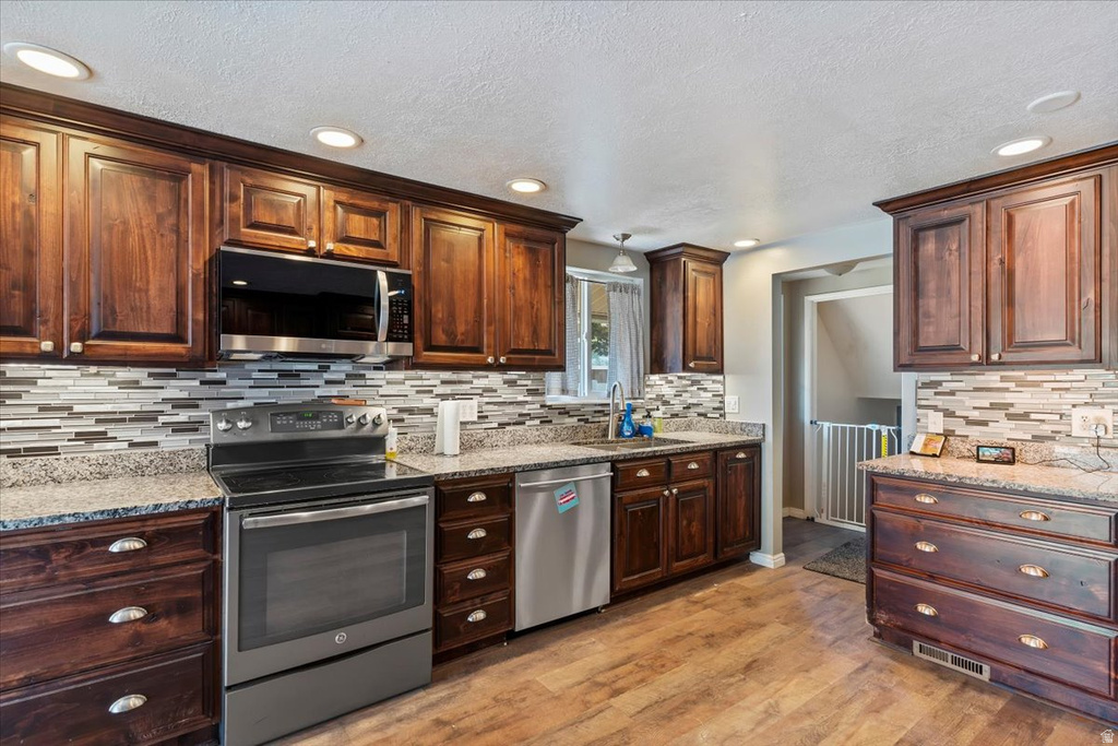 1847 W JOHN ST Layton, UT 84041