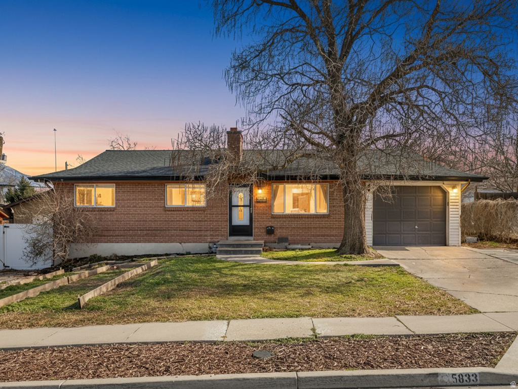 5833 S SANFORD DR Salt Lake City, UT 84123