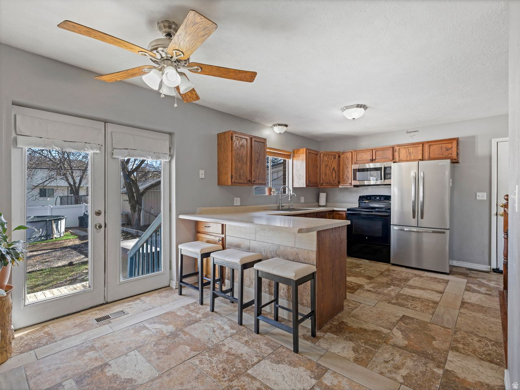 5833 S SANFORD DR Salt Lake City, UT 84123