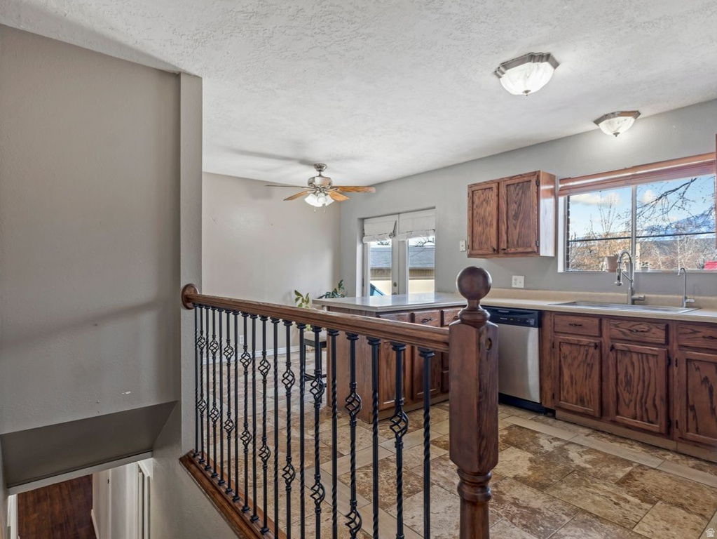 5833 S SANFORD DR Salt Lake City, UT 84123