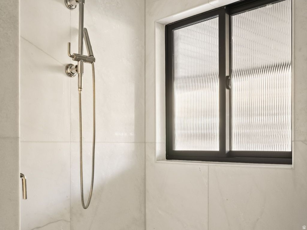 1404 S CANTERBURY DR Salt Lake City, UT 84108