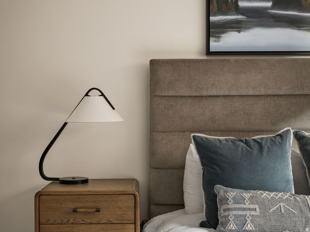 1404 S CANTERBURY DR Salt Lake City, UT 84108