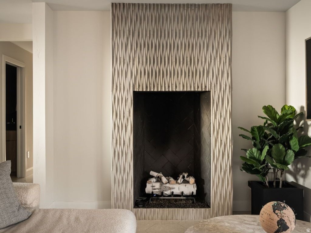 1404 S CANTERBURY DR Salt Lake City, UT 84108