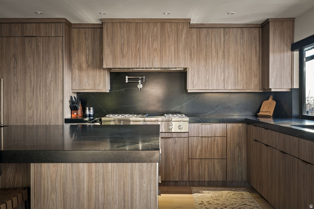 1404 S CANTERBURY DR Salt Lake City, UT 84108