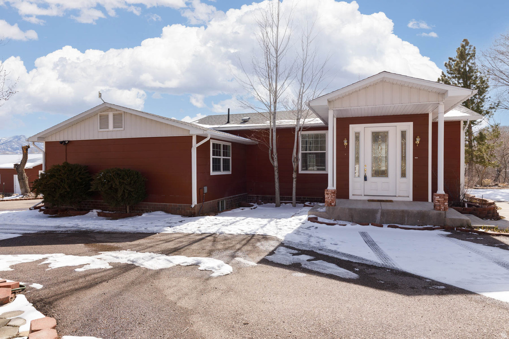 1395 S BULLION RD Marysvale, UT 84750