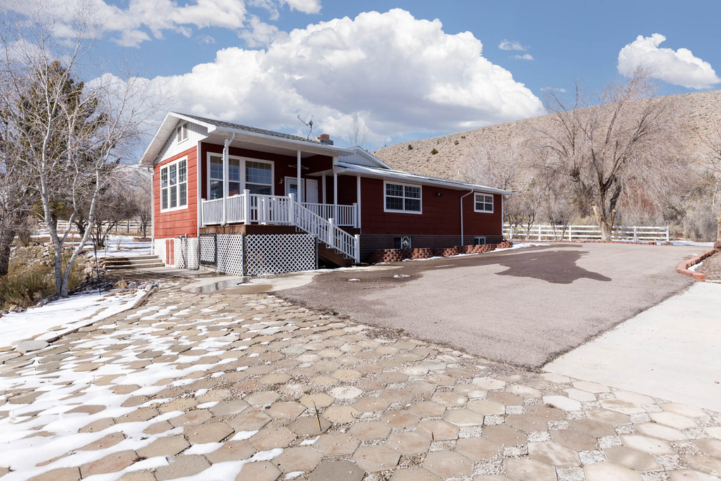 1395 S BULLION RD Marysvale, UT 84750