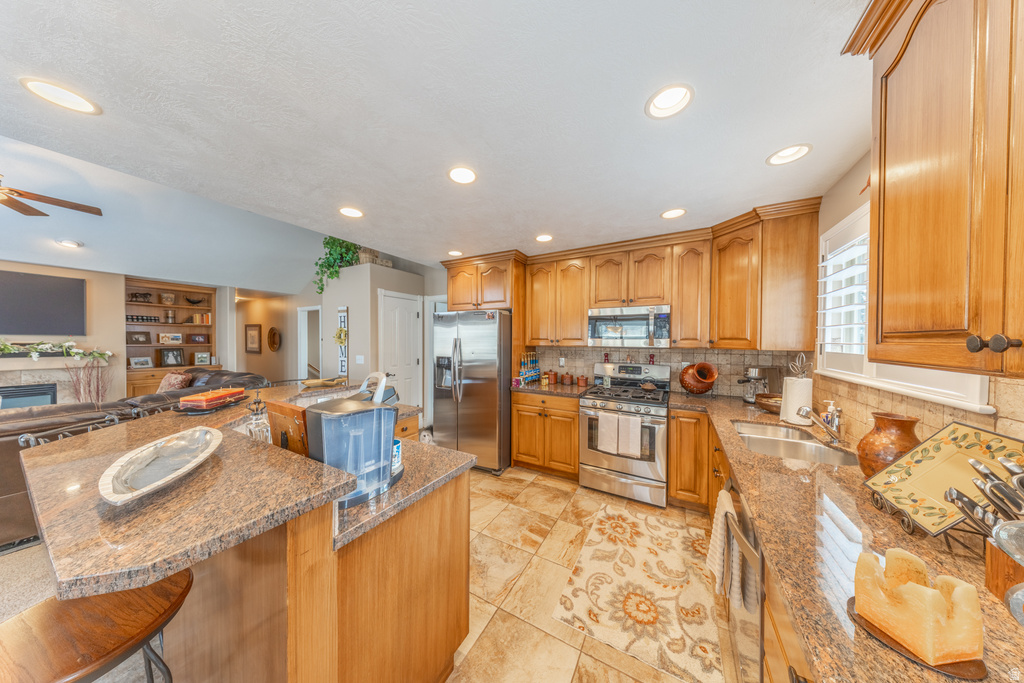 1129 E SANDERS RD Sandy, UT 84094