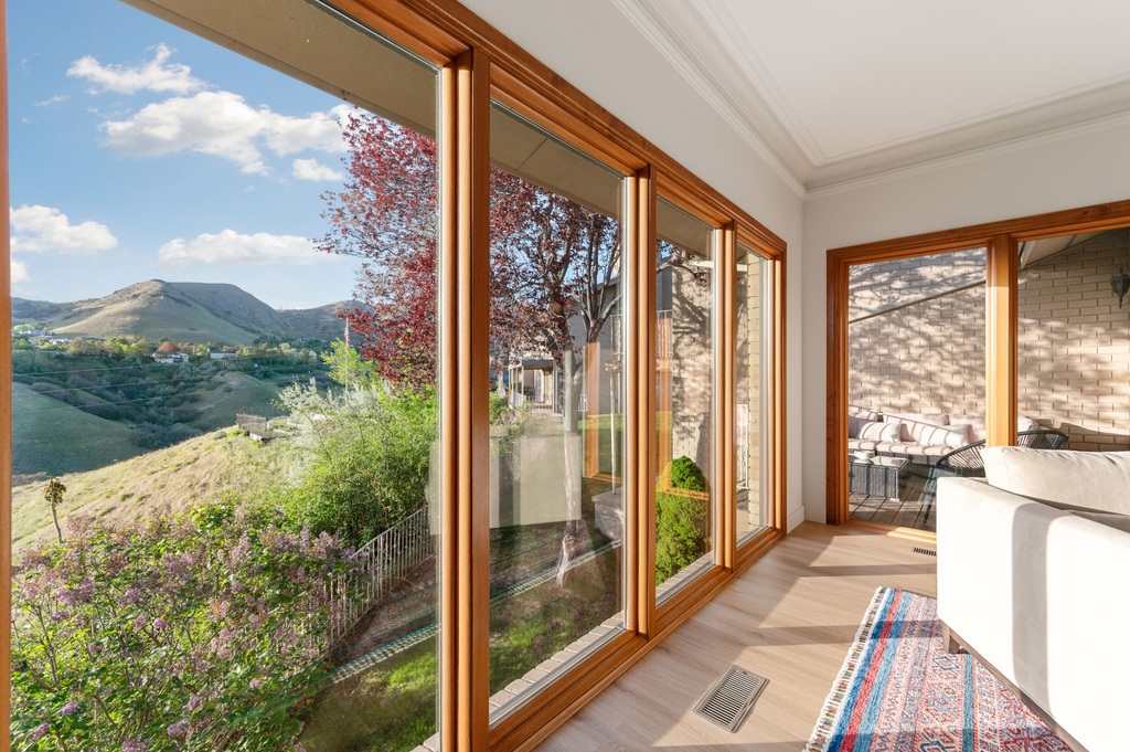 829 N GRANDRIDGE DR Salt Lake City, UT 84103