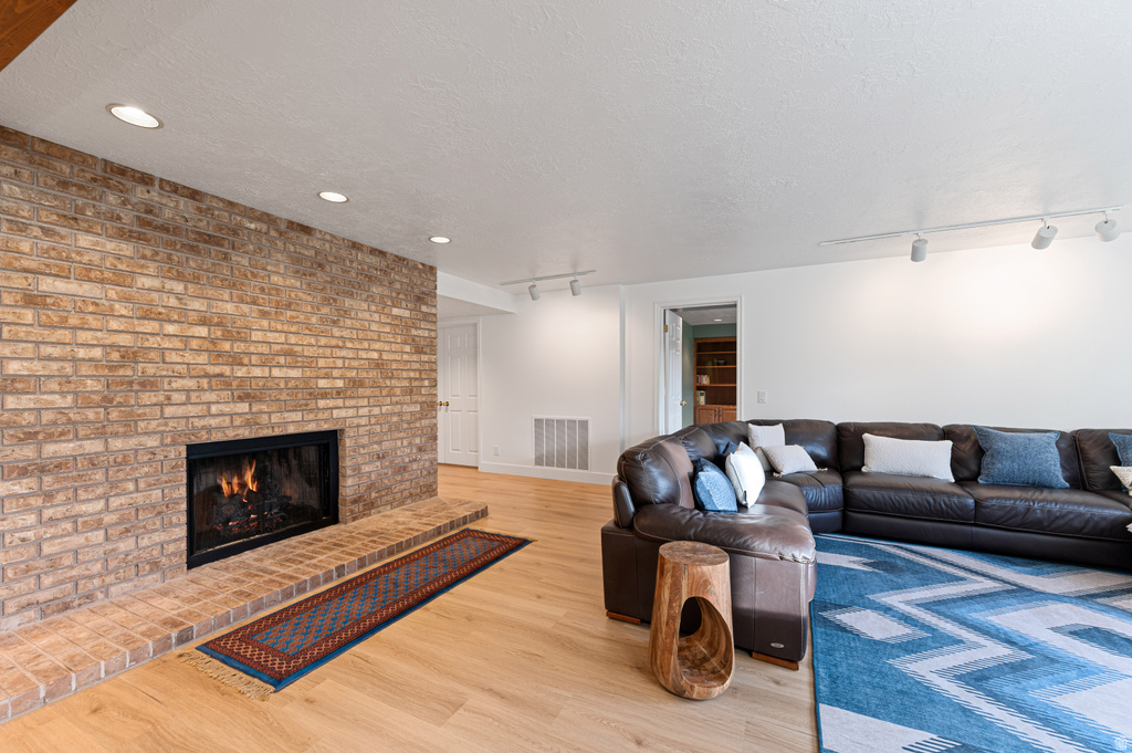 829 N GRANDRIDGE DR Salt Lake City, UT 84103