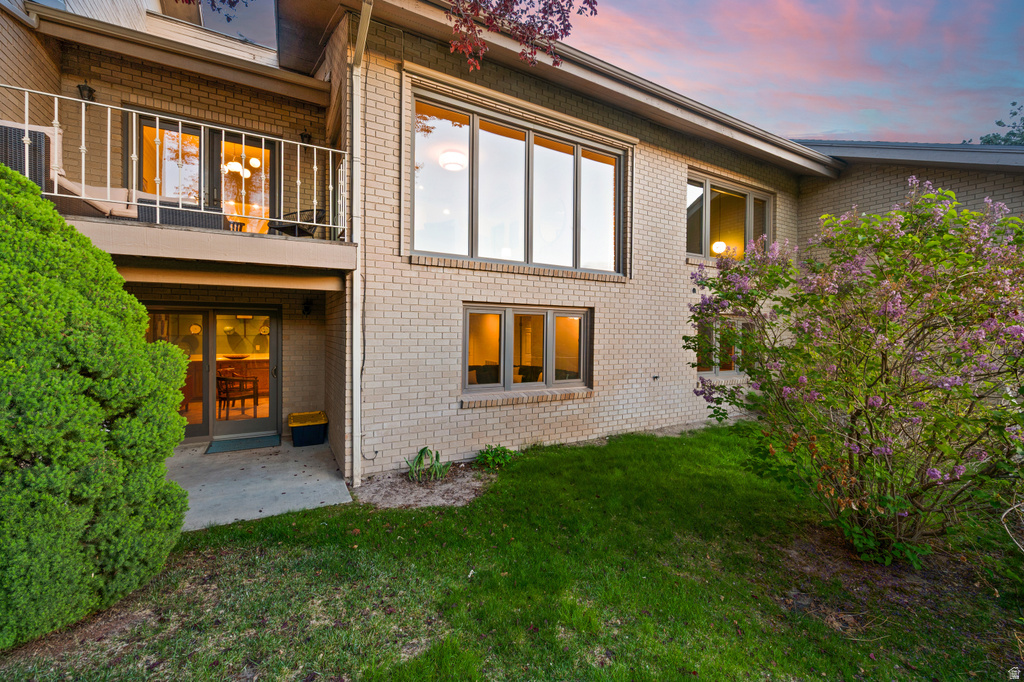 829 N GRANDRIDGE DR Salt Lake City, UT 84103