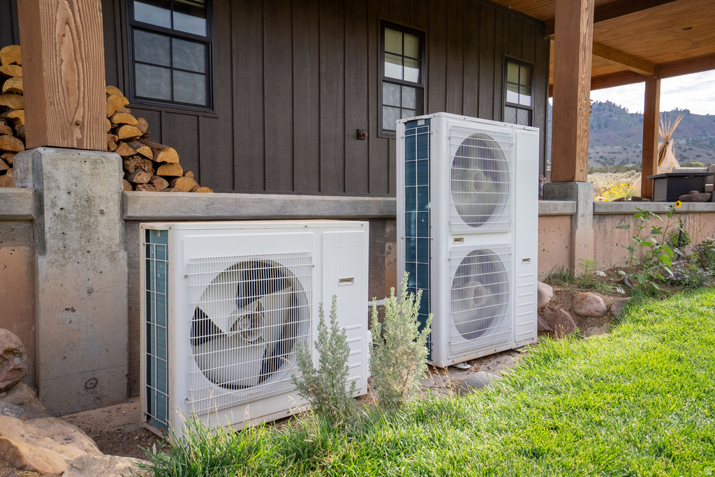 8552 W SAWTOOTH PARK DR Vernal, UT 84078