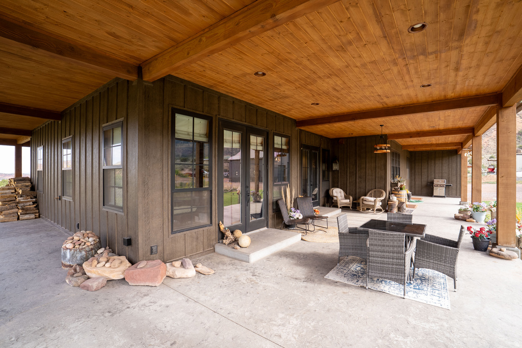 8552 W SAWTOOTH PARK DR Vernal, UT 84078