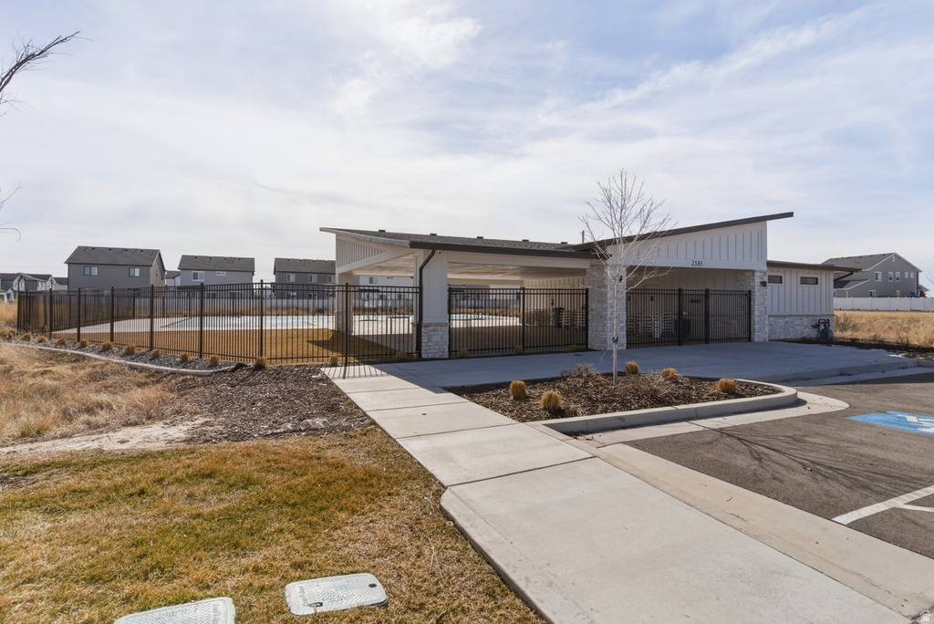 3281 S 2410 W Syracuse, UT 84075