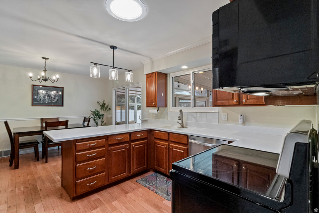 6191 S RAINSBOROUGH RD Murray, UT 84121