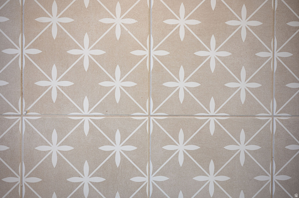 1103 W 950 N Clinton, UT 84015