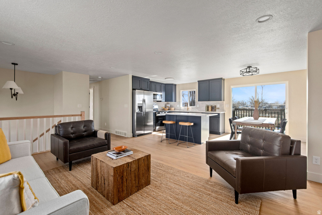 1103 W 950 N Clinton, UT 84015