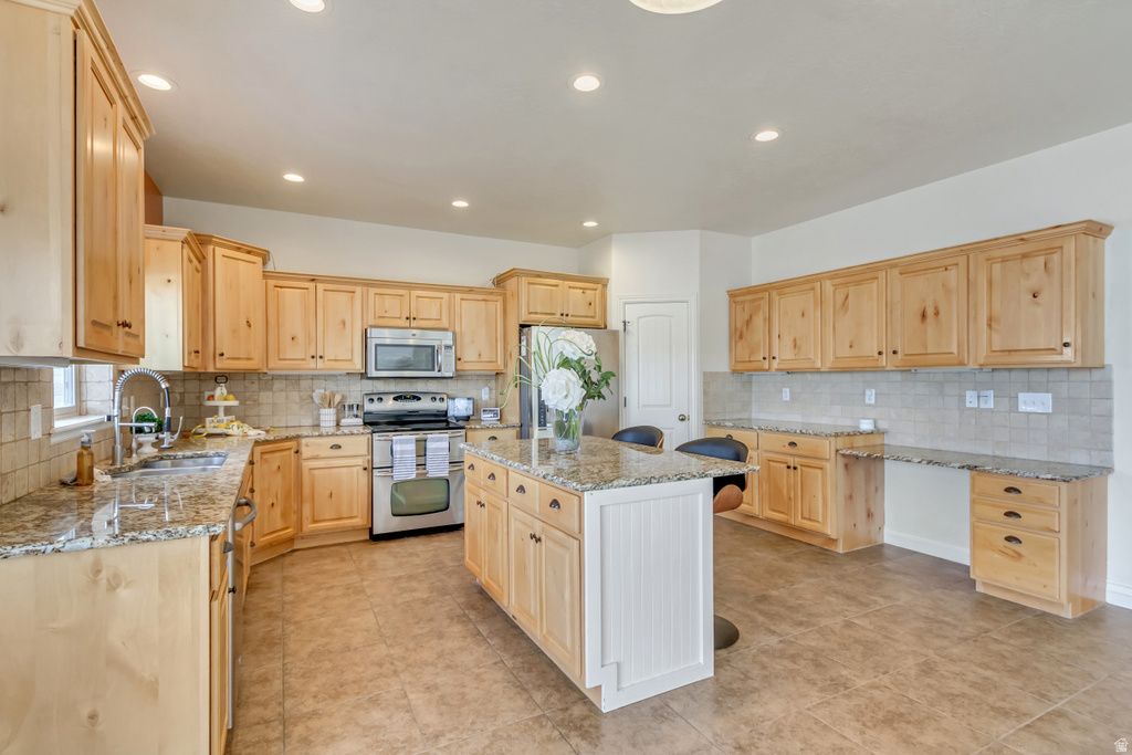 2479 E PRAIRIE VIEW DR Eagle Mountain, UT 84005