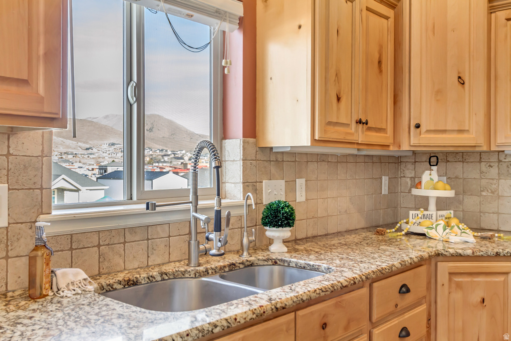 2479 E PRAIRIE VIEW DR Eagle Mountain, UT 84005