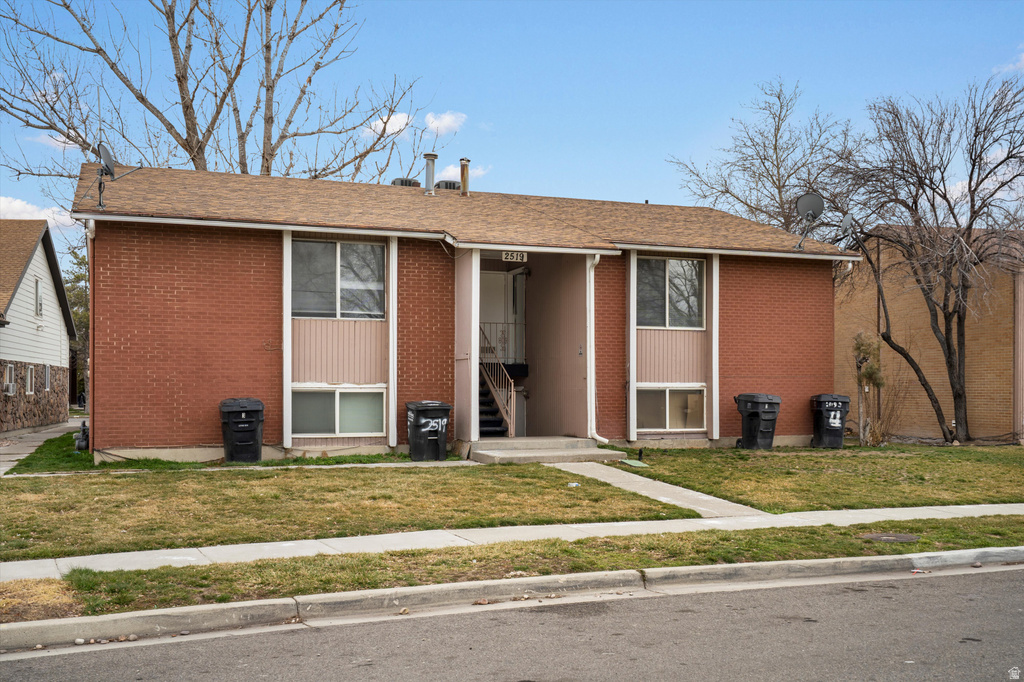 2519 S PARKCREST DR West Valley City, UT 84119