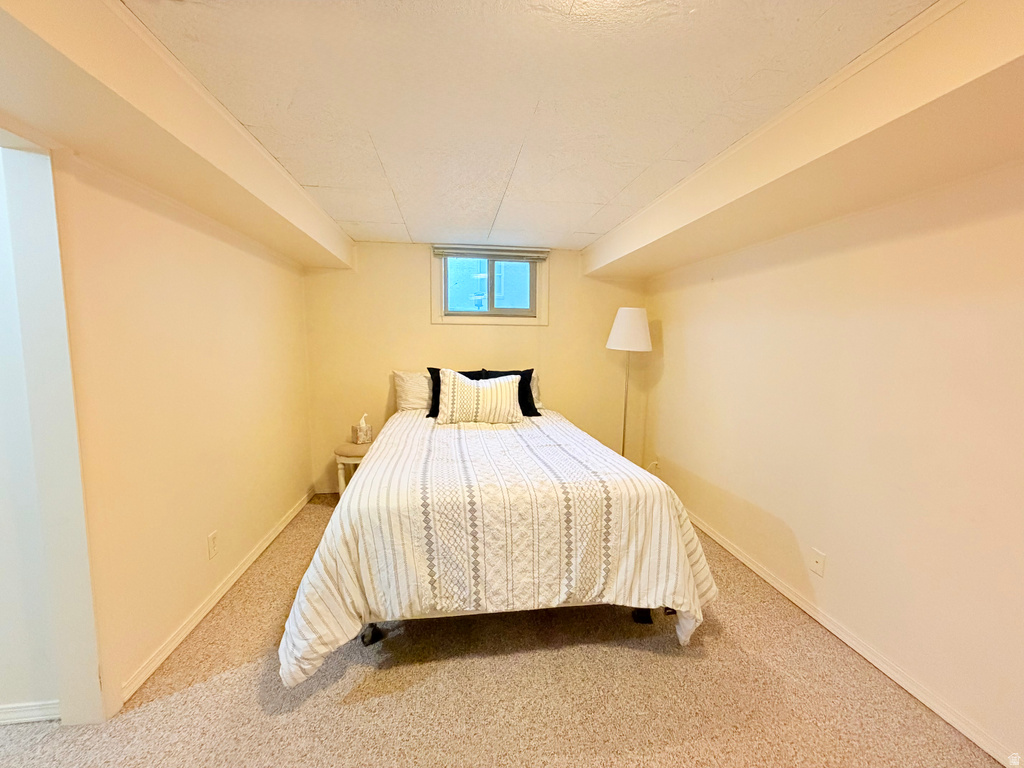 1944 E SPRING LN Holladay, UT 84117