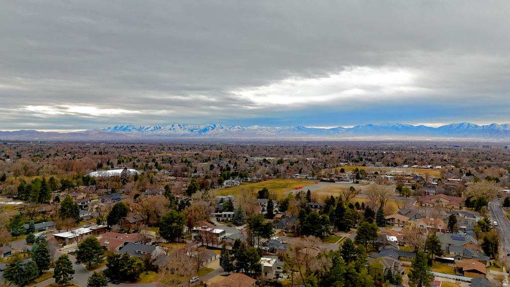 1944 E SPRING LN Holladay, UT 84117