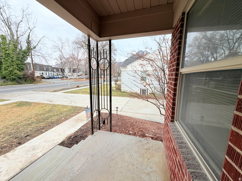 1944 E SPRING LN Holladay, UT 84117