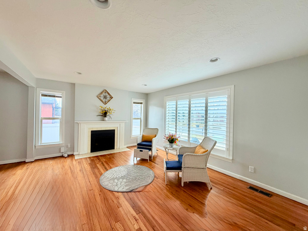 1944 E SPRING LN Holladay, UT 84117