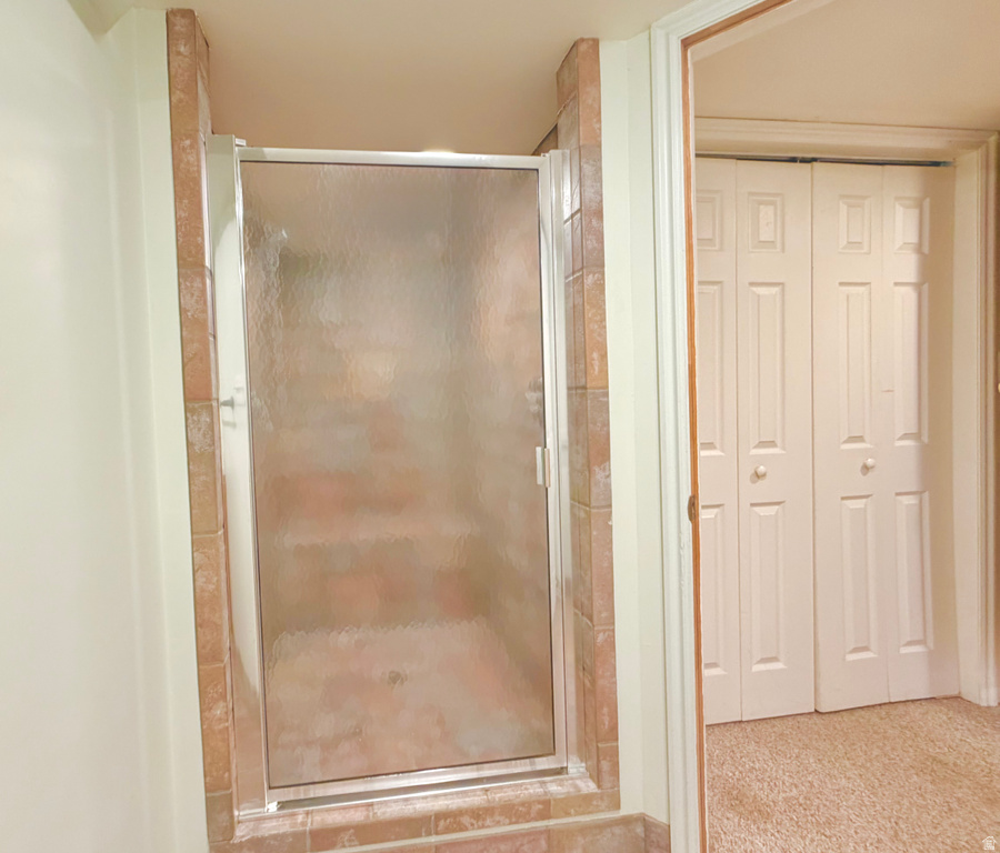 1944 E SPRING LN Holladay, UT 84117