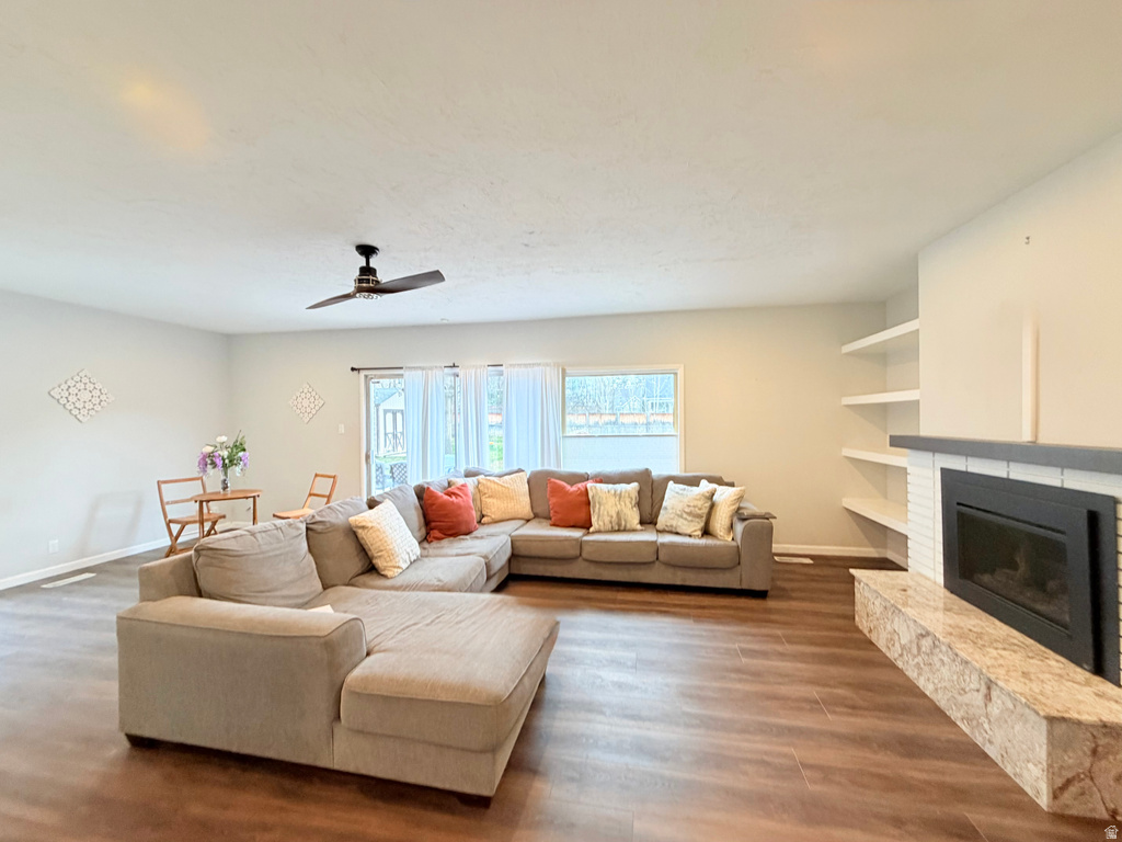 1944 E SPRING LN Holladay, UT 84117