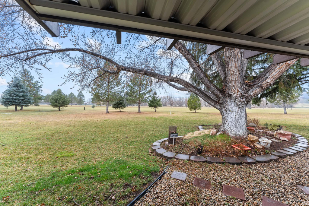 42 N WHITE BARN DR. Pleasant View, UT 84414