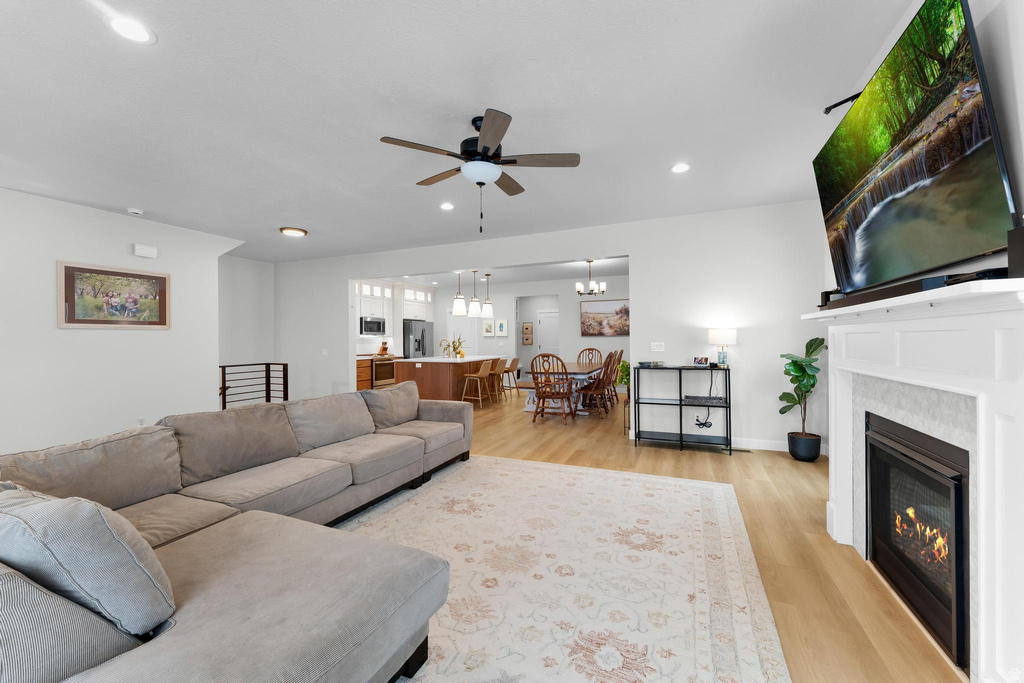 1048 S OLD TOWNE RD Layton, UT 84041