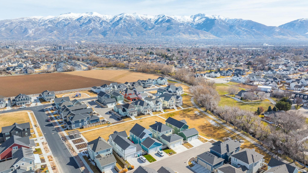 1048 S OLD TOWNE RD Layton, UT 84041