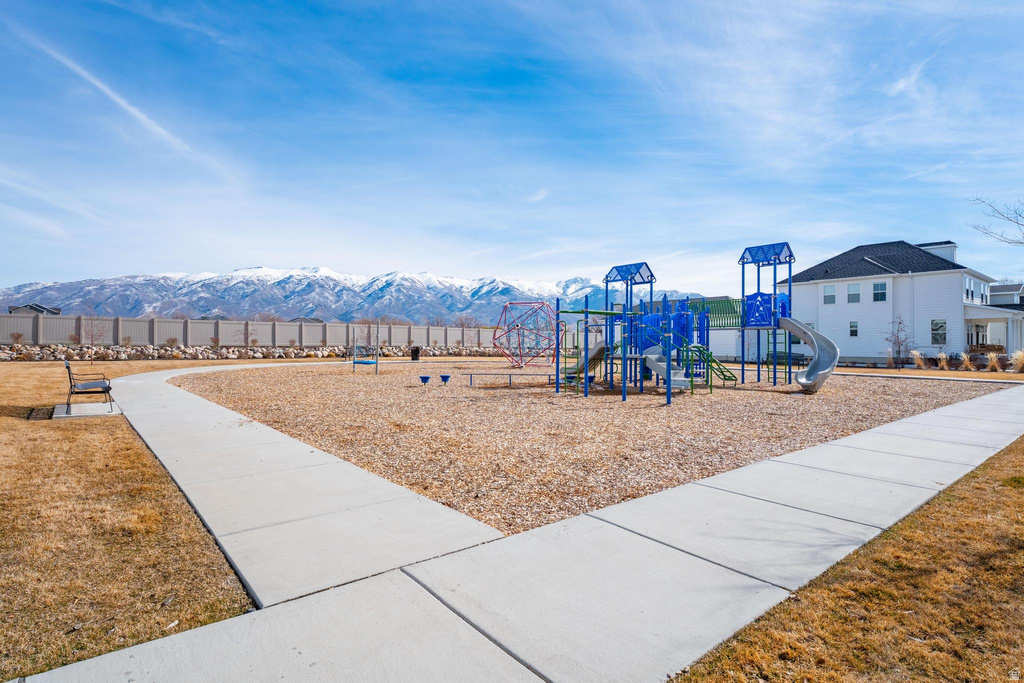 1048 S OLD TOWNE RD Layton, UT 84041