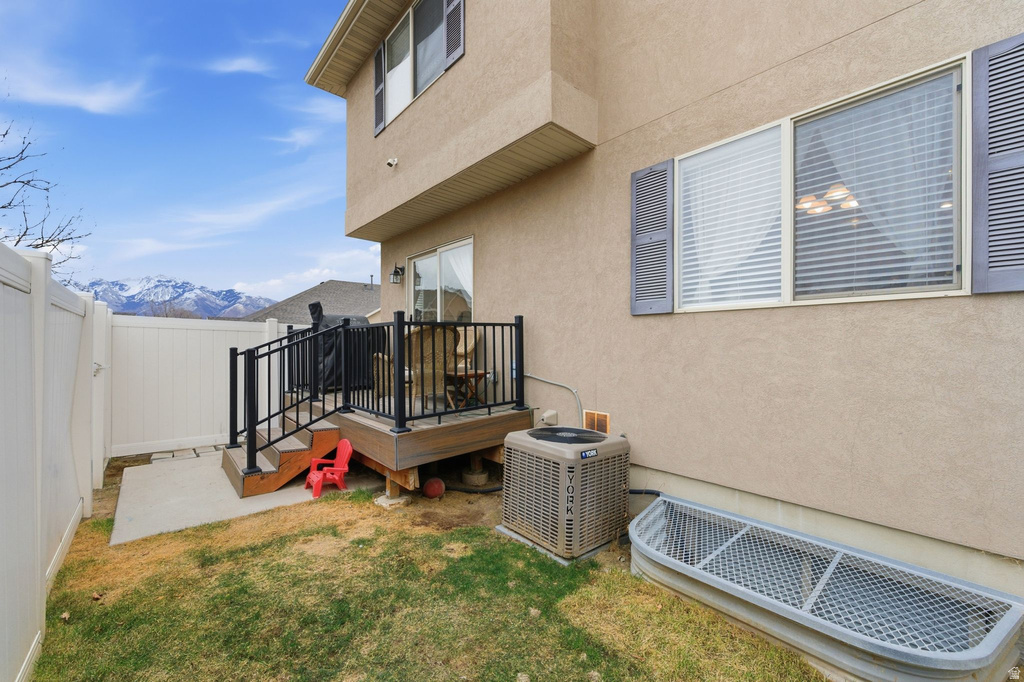 1644 W MADISON RIDGE LN Riverton, UT 84065