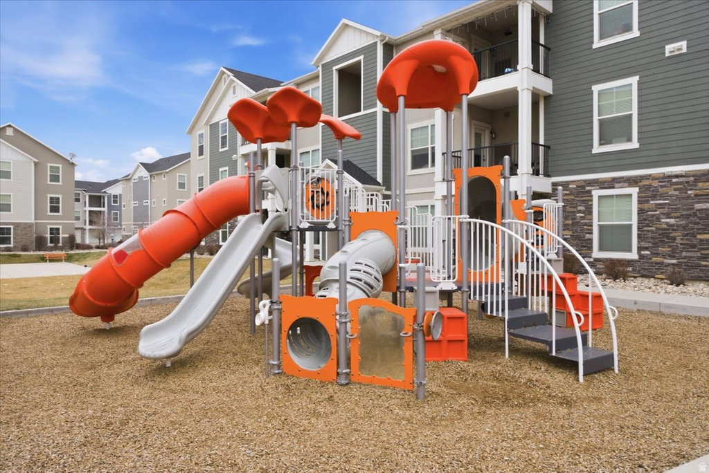 660 N EMERY LN Vineyard, UT 84059