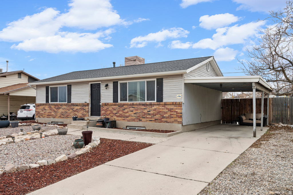 7883 W GLENWOOD AVE Magna, UT 84044