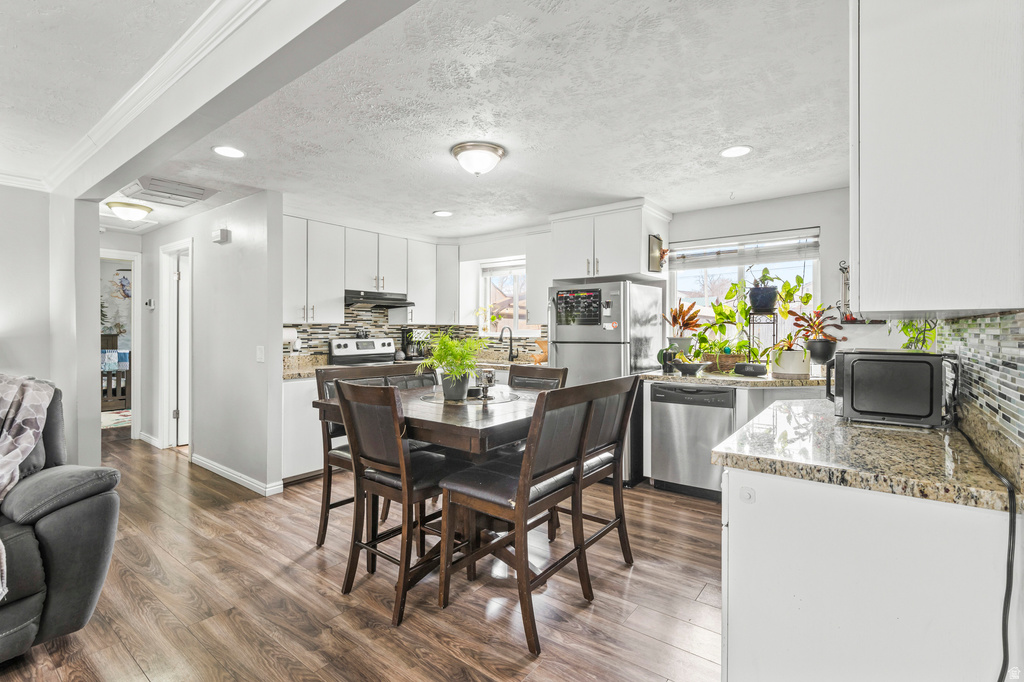 7883 W GLENWOOD AVE Magna, UT 84044