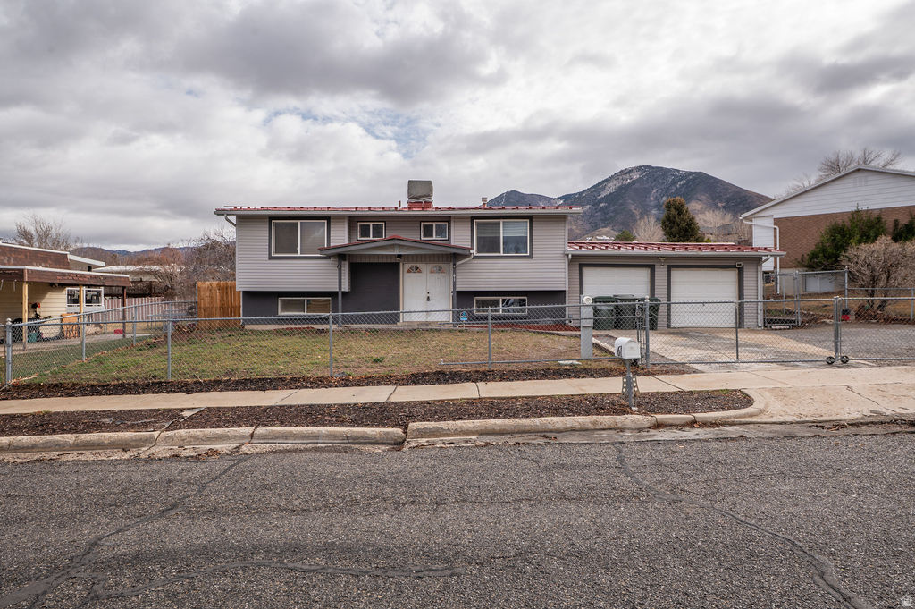 61 COLOMBIA DR Tooele, UT 84074