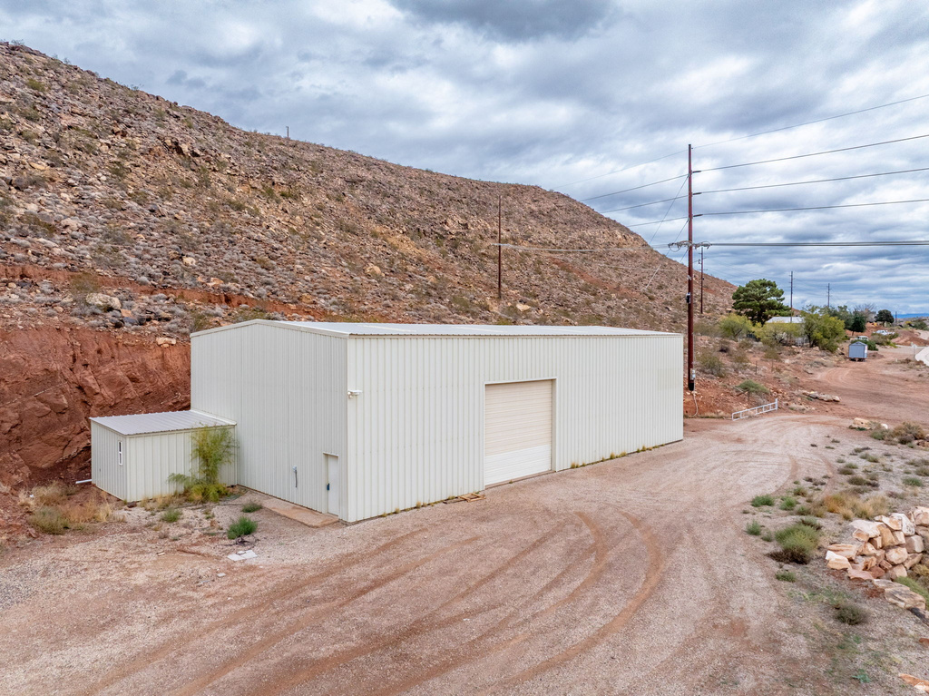 555 E NICHOLS PEAK RD Washington, UT 84780