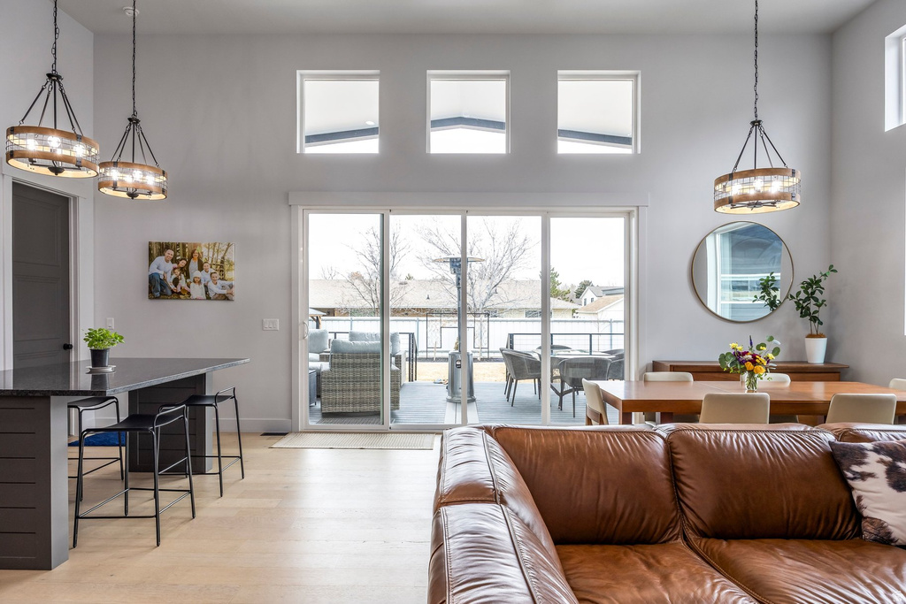 11318 S CANYON FALLS LN Sandy, UT 84092