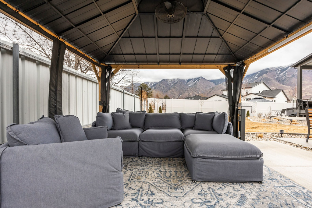 11318 S CANYON FALLS LN Sandy, UT 84092