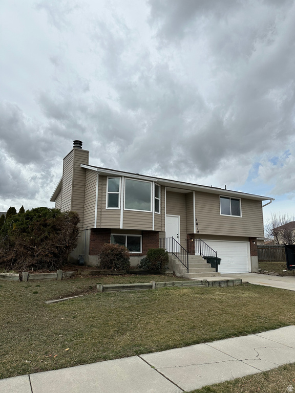 3876 S BURNINGHAM DR West Valley City, UT 84119