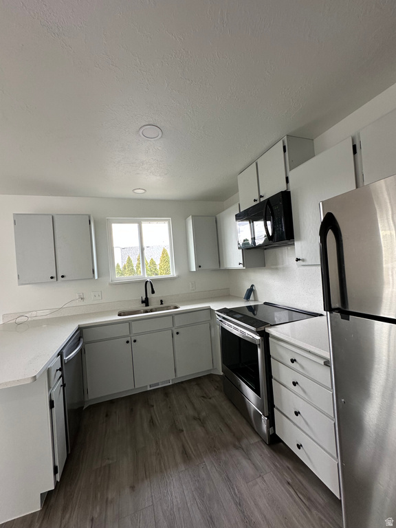 3876 S BURNINGHAM DR West Valley City, UT 84119