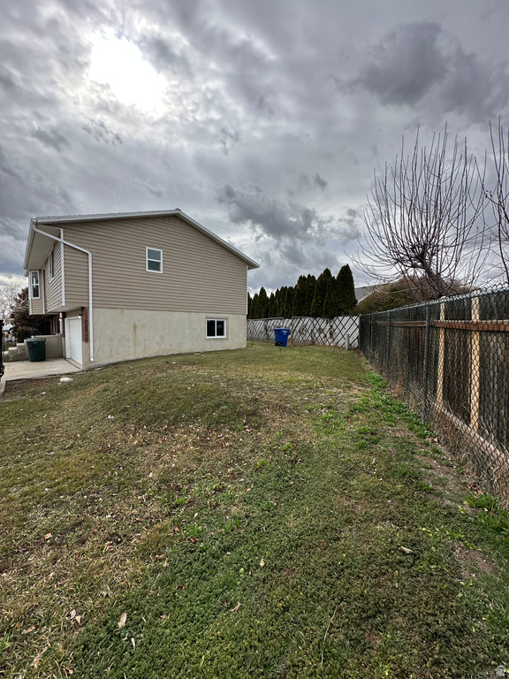 3876 S BURNINGHAM DR West Valley City, UT 84119