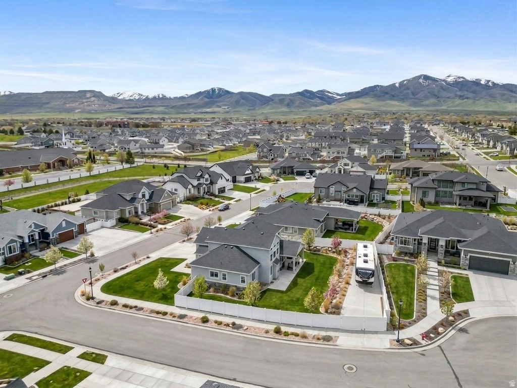 6628 W EARLIGRANDE WAY West Jordan, UT 84081