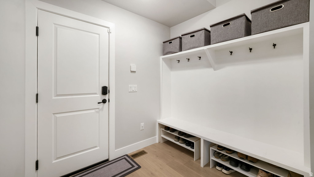 6628 W EARLIGRANDE WAY West Jordan, UT 84081