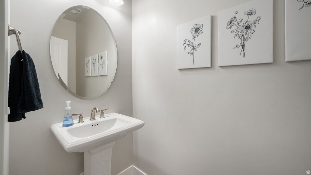 6628 W EARLIGRANDE WAY West Jordan, UT 84081